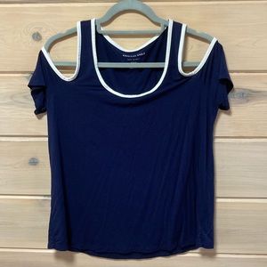Soft and sexy cold shoulder tee